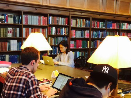 我见青山多妩媚，，料青山见我应如是